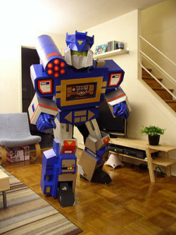 callykarishokka:  iateny:  Here’s a Transformers Soundwave