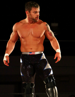 all-day-i-dream-about-seth:  superkickparty-blog: credit [*]