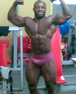 blkbugatti:  hairyblklvr:  Pedro Pitchu, bodybuilder from Angola