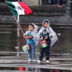 neomexicanismos:  ¡Viva México y sus niños! 👧🏽🇲🇽👦🏽por