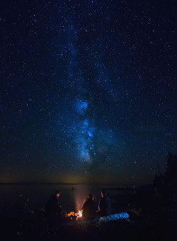 seebest:  Campfire on Lake Huron near Tobermory, Ontario, Canada.