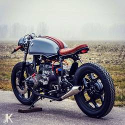 caferacerpasion:  BMW Cafe Racer - Honda tank |Â   www.caferacerpasion.com  