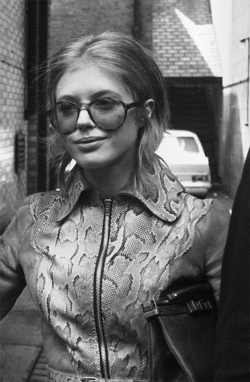 seventiessixties:  Marianne Faithfull in Ossie Clark Snakeskin