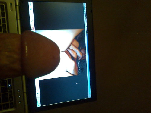 ready4spass:  ready4spass:  Marianne macht mich hart http://ich-marianne.tumblr.com/  Das haben wir beide genossen. 