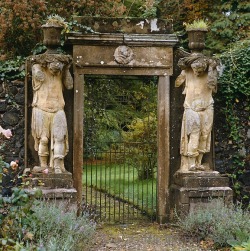 bluepueblo:  Garden Gate, Fife, Scotland photo via tamara 