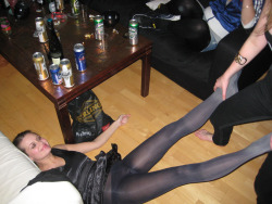 in-pantyhose:  partying girl in black pantyhose and short satin