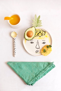 lovelyetsy:  “Pina Colada” Plate by lamalconttenta