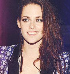 kristenforthewin:  Vote for Kristen at the Teen Choice Awards
