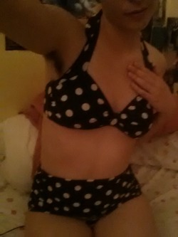 deanup:  sharktooff:  My old bathing suit still fits-ish and