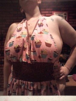 sweetalicewells:  Cupake apron!