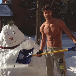 kygay212:  Do you wanna build a snowman? ;)