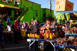 roundmexico:Mango seller, Mazatlan, Mexico.
