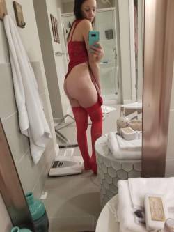 naughtyangel82: 36 year old canadian milf, showing the hubby