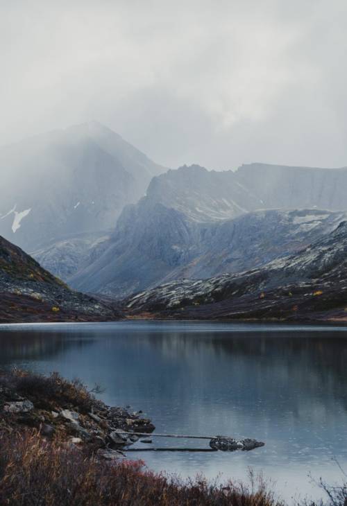 debelice:  Misty Mountains Cold in Chugach, Alaska