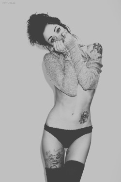 sensualsirens:  tattooed girl http://sensualsirens.tumblr.com/