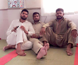 MUSLIM MALES FEET FETISH