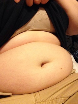 allbelliesaregoodbellies:I’m growing to really like that little