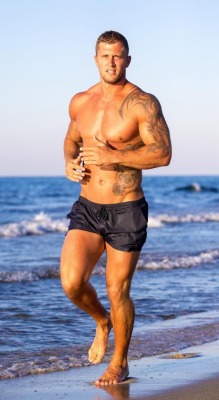 malecelebritys:  Dan Osborne