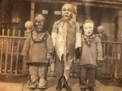 valykas:  merisea:  When halloween costumes used to be creepy