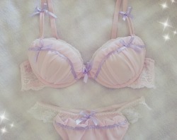 pink-tabby:Cute lingerie set I bought while I was in Japan~ From ドンキホーテ 