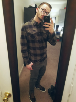 wolfysuxx:Flannel vibes.  Also why does my belly hair always