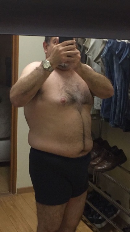 b-guzman:Héctor  Héctor is a hot daddy! 