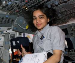 browngirlica-historia:  Kalpana Chawla was the first Indian-born