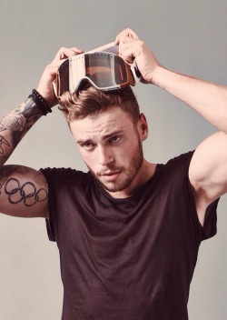 queer-cloud:   Gus Kenworthy becomes first openly gay action