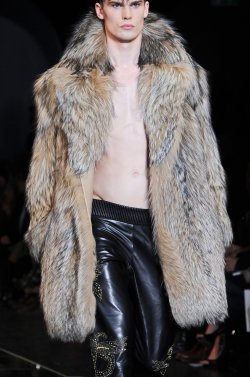 monsieurcouture:  Versace F/W 2013 Menswear Milan Fashion Week