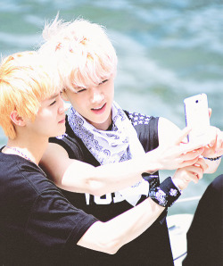 krismebaek-blog:  HunHan selca together 