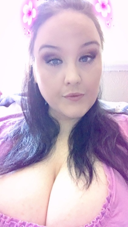 ssbbwvanillahippo:Hi Dolls. I’m SSBBW Vanilla Hippo, new to the scene. Look around for me and you’ll see why I refer to myself as a hippo. It’ll be fun. 