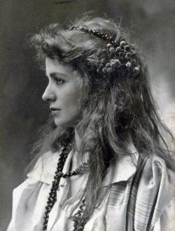 vint-agge-xx:American Actress, Maude Adams 1890