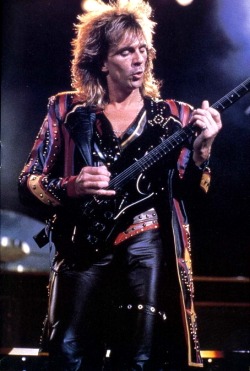 grapost:  Judas Priest - Glenn Tipton 