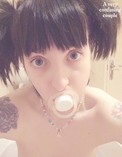 thats-disgusting-emily:  averyconfusingcouple:  🛀 bath time