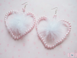 creepy-cute-eye-candy:  Pearl hearts earrings get them from here:http://eyecandy.storenvy.com/products/15711120-pearl-hearts-earrings