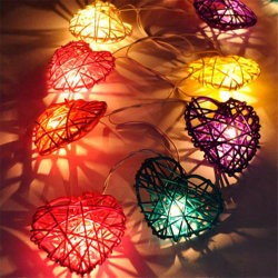 diario-de-un-depresivo:  ♡ Cute Rattan Heart String Lights