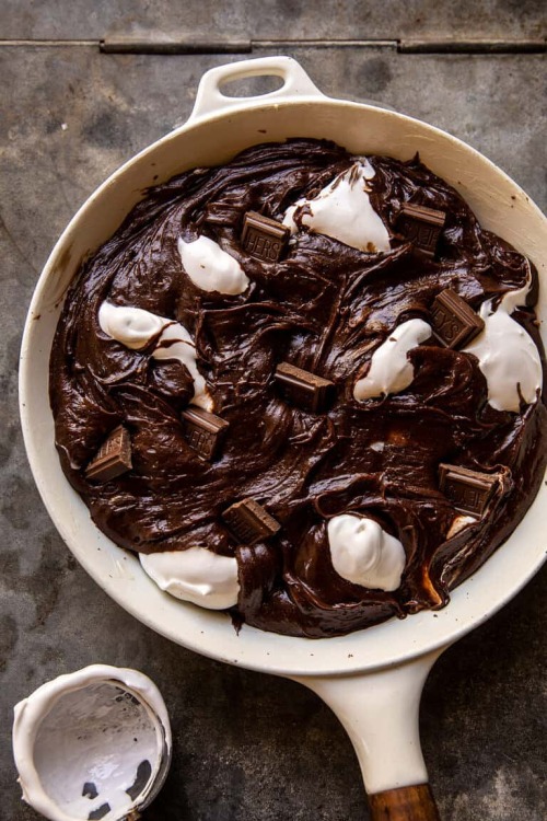 sweetoothgirl:    Gooey S’mores Skillet Brownie