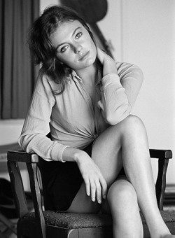  Jacqueline Bisset 