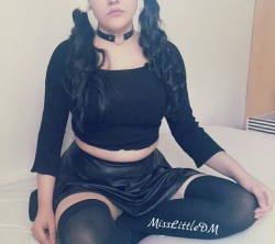 misslittledm:  Daddy likes me dark and cute 🕷🕸👻   *Please,