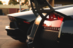 artoftheautomobile:  Lamborghini Murcielago LP 670-4 SV (Credit: