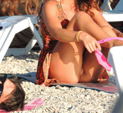 voyeurcreepshotsheavenblogx:  Voyeur and creepshots