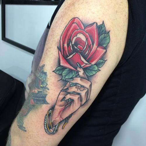 electrictattoos:  lukewrigleytattoo:  Fun piece today. #lukewrigleytattoo #tattoo #TAOT #theartoftattooing #thebesttattooartists #bestofbritishtattoo #uktta #ink #art #rose #neotradsub #neotradstyle #neotraditionaltattoo #inkjunkeyz     Luke Wrigley 