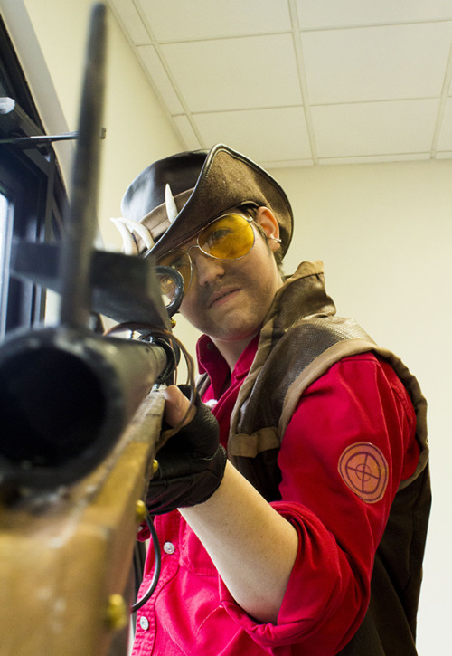 Photos from the Valve photoshoot on Friday of Anime Next!Message me with urls if you would like to be credited! Sniper: KoalasaredeliciousSoldier: CaitercatesBLU Madame Medic: VihtalainiRED Madame Medic: Thepompouspickle I’m still getting used to