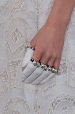 randomitemdrop: Item: fingerless gloves are old, get ready for