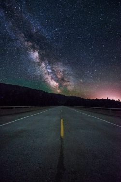 space-pics:  [OC] I found a road that leads to the Milky Way