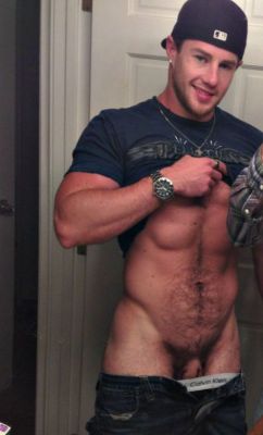 sexyguysofsocialmedia:  HOT Videos http://youtube.com/serenaenverano