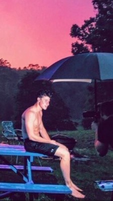 celebritymeat2-0:  hotcelebsnakedguysgayporn:  Shawn Mendes shirtless