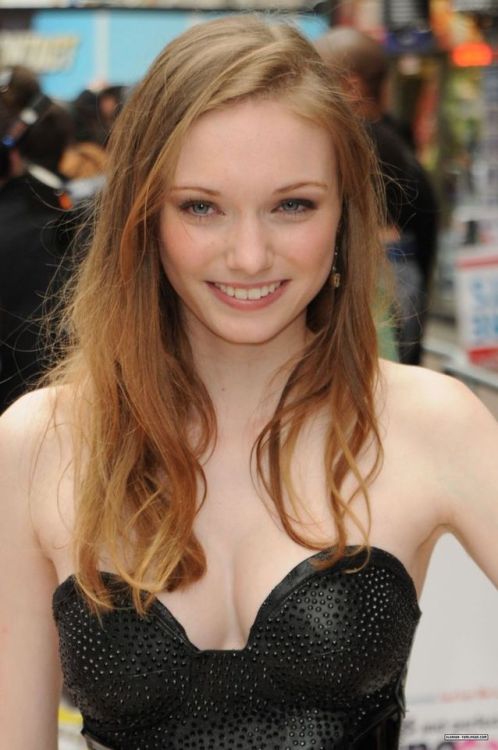 ratingcelebtits:  Next person on the list is Eleanor Tomlinson. She hasn’t appeared topless (or otherwise nude), but does like her low cut dresses. As you can see, Eleanor has relatively big pair of tits that looks great.  I rate her tits 8/10 
