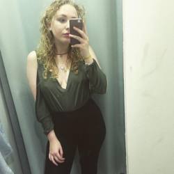 wateronglass:  Classic changing room selfie