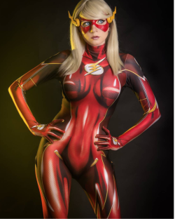 welovecosplaygirls:Andy Rae as The Flash Source: We Love Cosplay